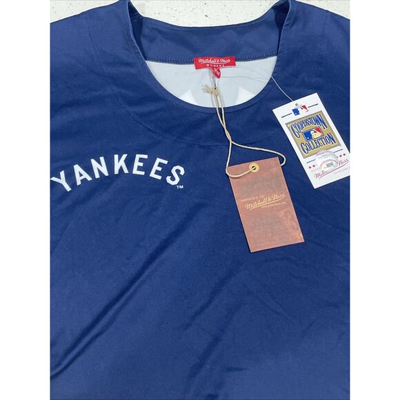 Women's Mitchell & Ness Navy New York Yankees Cooperstown Collection Crop Large - Picture 2 of 7